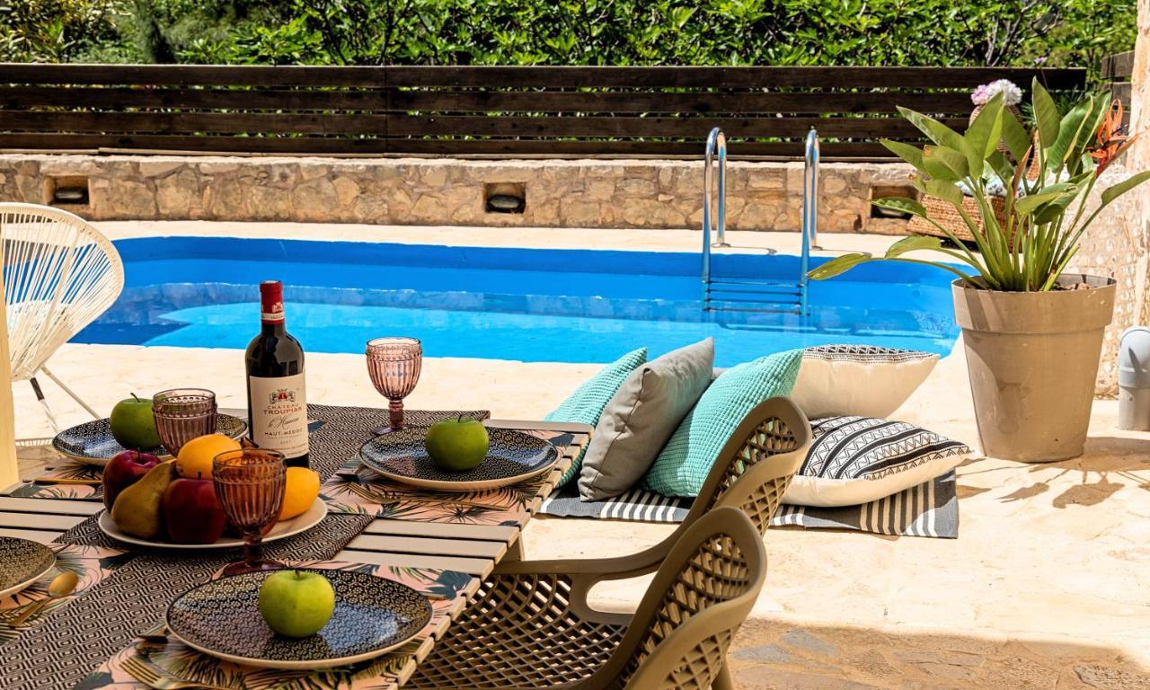 Apple Villas Mouríon 외부 사진
